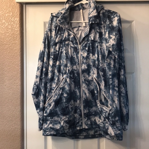 Lululemon jacket - Picture 1 of 2